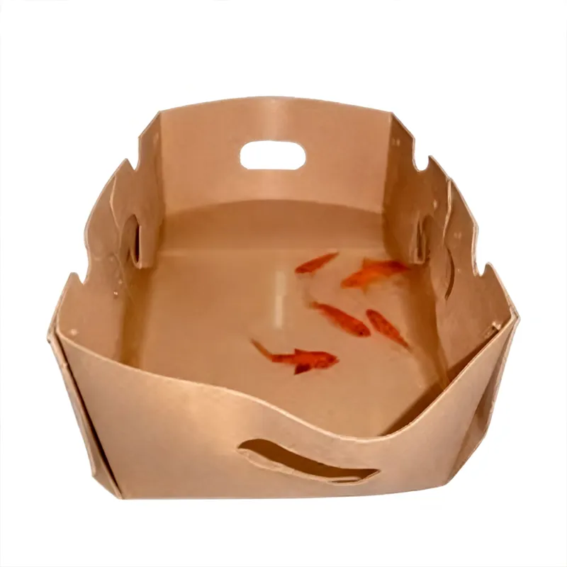 Met was gecoate dozen met zeevruchten